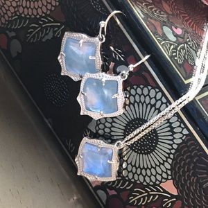 ❤️Kendra Scott earring and necklace set, EUC!❤️